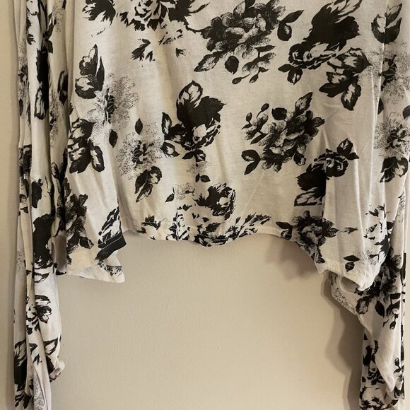 Out From Under Urban Outfitters Women S Floral Ella Long Sleeve Cropped Tee - Picture 3 of 8